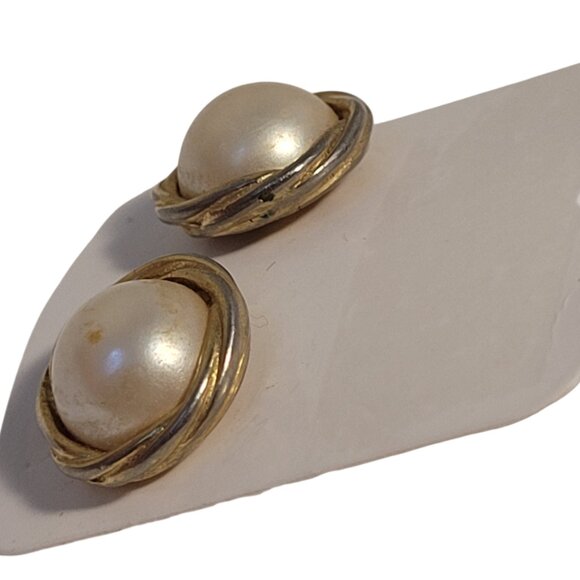 Bundle 2 pair Vintage Minimalist Gold/Pearl Earrings - Picture 8 of 8